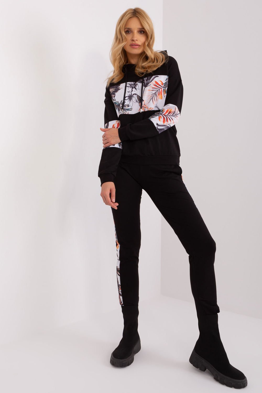 17664579953965 modelis 191240 Relevance - Image 1