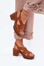 Sandalai su kulnu modelis 214390 Step in style