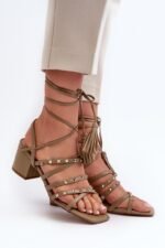 Sandalai su kulnu modelis 197582 Step in style