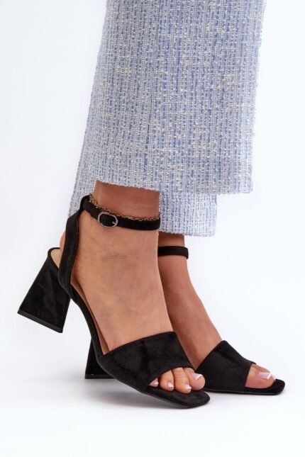 Sandalai su kulnu modelis 196318 Step in style