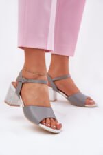 Sandalai su kulnu modelis 213011 Step in style
