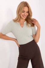 Megztinis trumpomis rankovėmis modelis 216767 Factory Price - Image 3