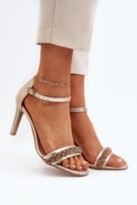 Sandalai su kulnu modelis 194688 Step in style