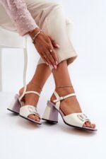 Sandalai su kulnu modelis 195418 Step in style