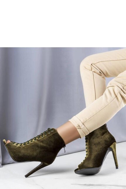 Batai su kulnu modelis 208024 Solea